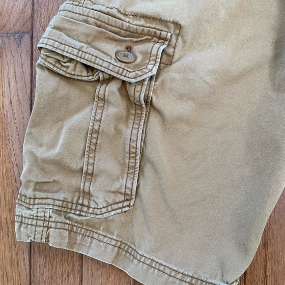 Tan Old Navy Men's Cargo Shorts - Picture 3 of 6